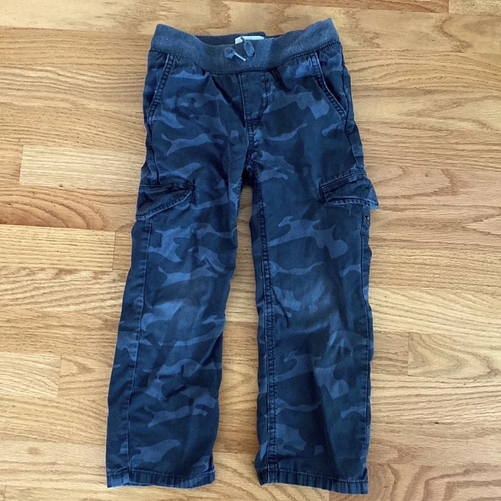 Old Navy Gray/Black Camo Cargo Pants